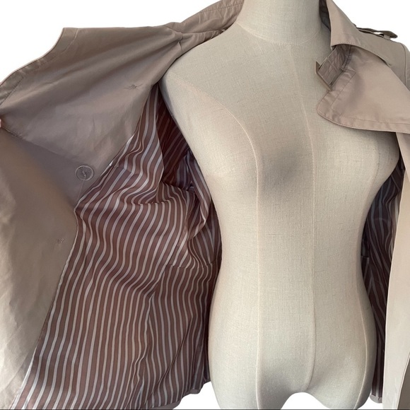 Suzy Shier beige button up short trench coat - Picture 9 of 13